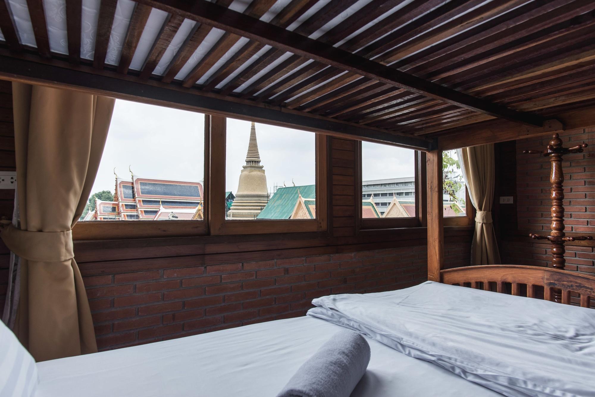 Feung Nakorn Balcony Rooms And Cafe Bangkok Exterior foto